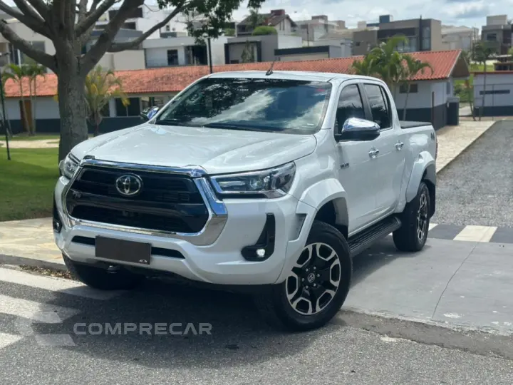 HILUX 2.8 D-4D TURBO DIESEL CD SRX PLUS 4X4 AUTOMÁTICO