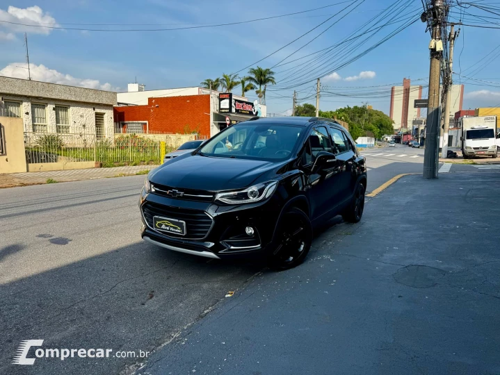 TRACKER 1.4 16V Turbo Midnight