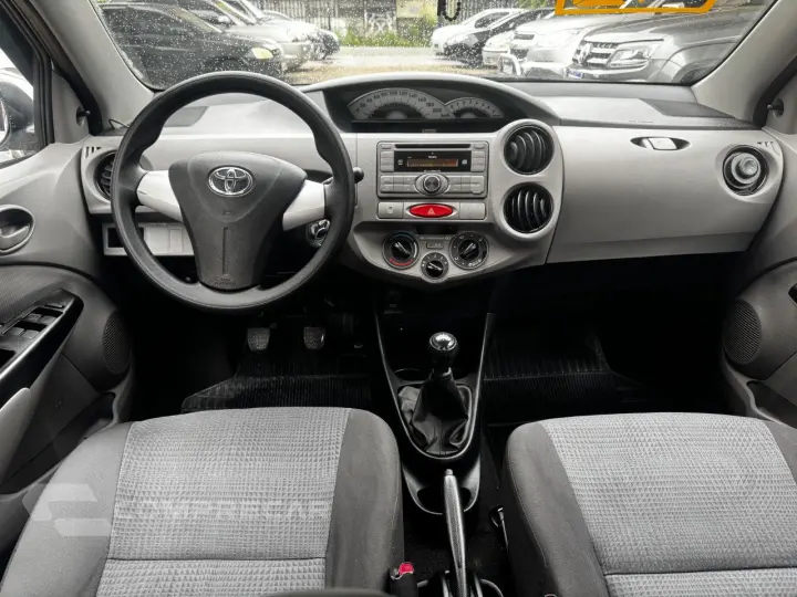 Etios Sedan 1.5 16V 4P FLEX XS