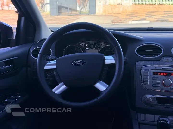 FOCUS 2.0 Titanium Hatch 16V
