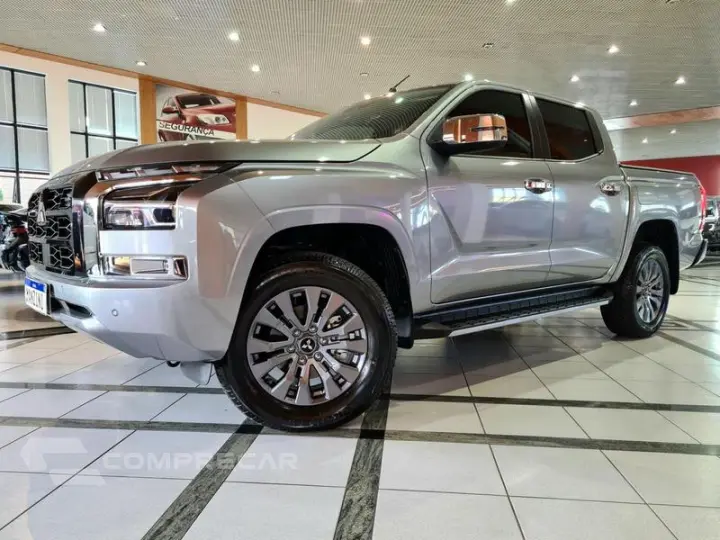 TRITON HPE-S 2.4 CD 4x4 TB DIESEL AUT.