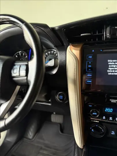 HILUX SW4 2.8 SRX DIAMOND 4X4 7 LUGARES 16V TURBO