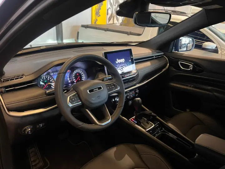 Compass 1.3 16V 4P FLEX LONGITUDE T270 TURBO AUTOMÁTICO