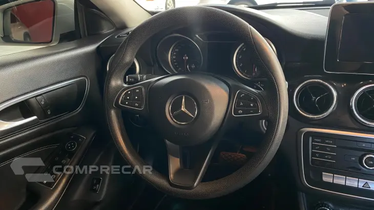 MERCEDES-BENZ CLA 180 1.6 CGI 7G-DCT