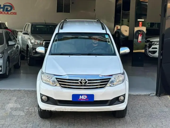 HILUX SW4 4X2SR