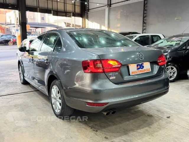JETTA - 2.0 COMFORTLINE 4P MANUAL