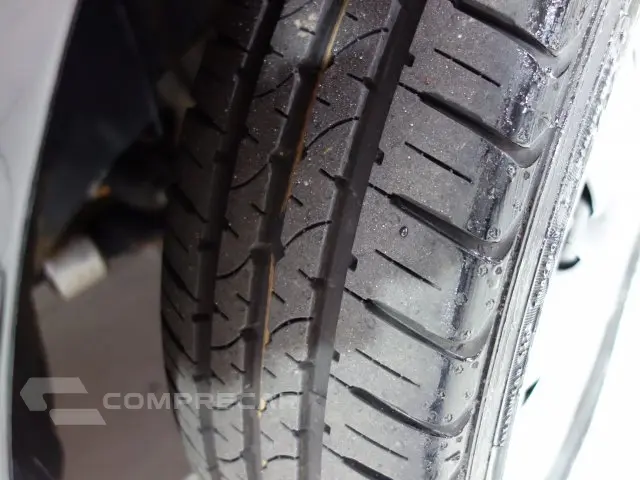 FOX - 1.0 MI 8V 4P MANUAL