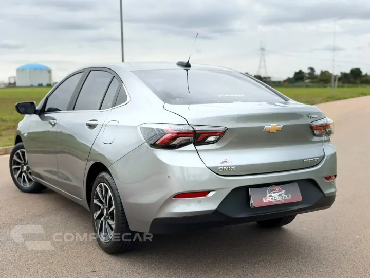 ONIX 1.0 Turbo Plus Premier