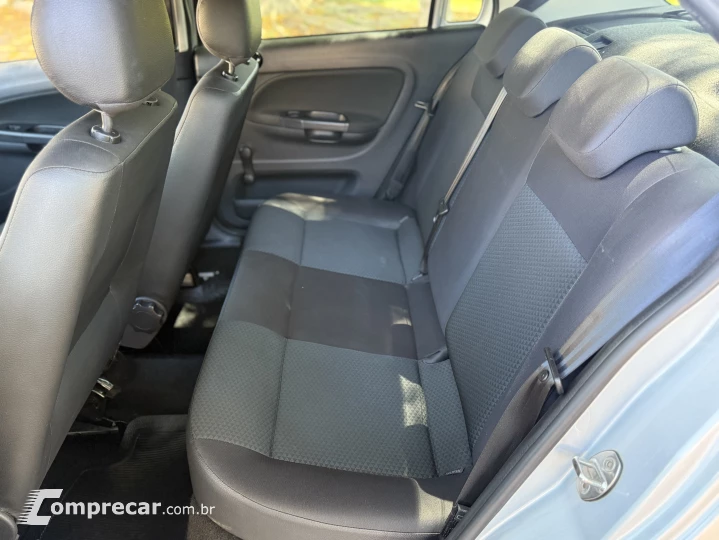 VOYAGE 1.0 12V MPI Totalflex