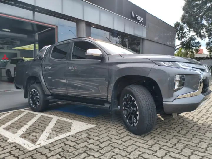L200 TRITON 2.4 16V Turbo Sport HPE CD 4X4