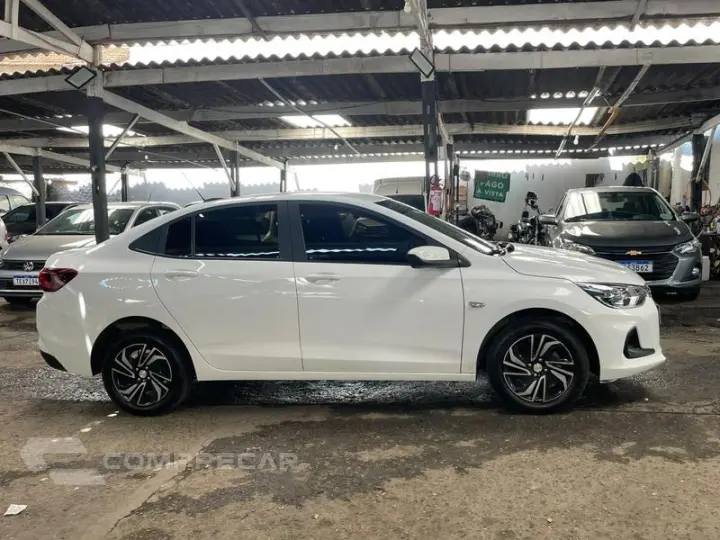 ONIX SEDAN PLUS LT 1.0 12V MANUAL