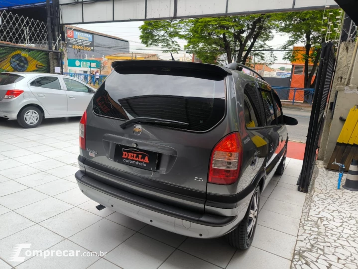 ZAFIRA 2.0 MPFI Elegance 8V