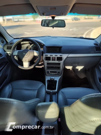 VECTRA 2.0 MPFI Elegance 8V