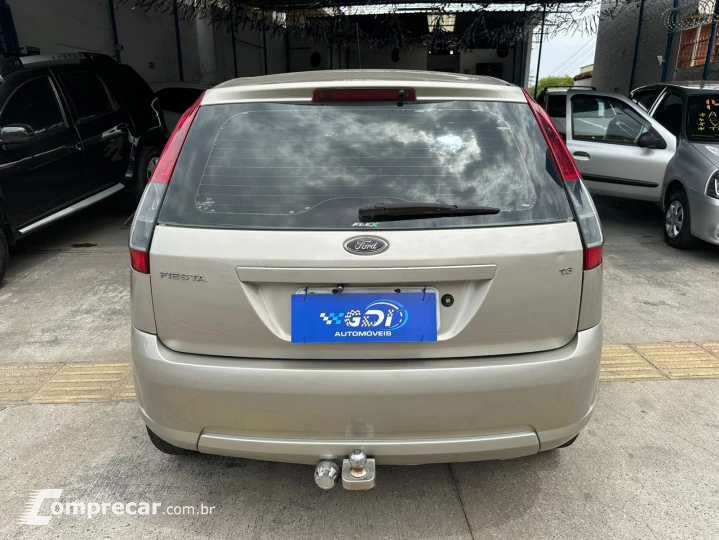 FIESTA 1.6 MPI Class Hatch 8V