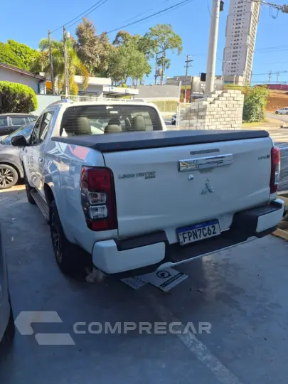 L200 TRITON 2.4 16V Turbo Sport Hpe-s Urban CD 4X4
