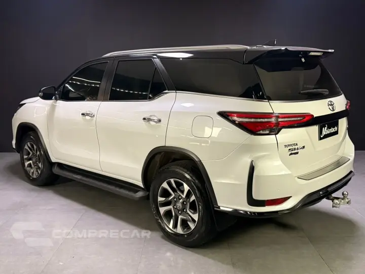 HILUX SW4 2.8 D-4D TURBO DIESEL DIAMOND 7L 4X4 AUTOMÁTICO
