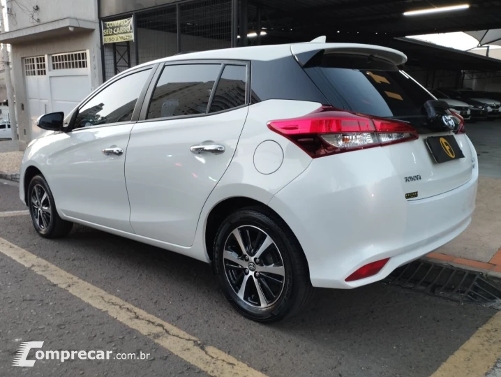 Yaris Hatch 1.5 16V 4P FLEX XLS CONNECT MULTIDRIVE AUTOMÁTIC