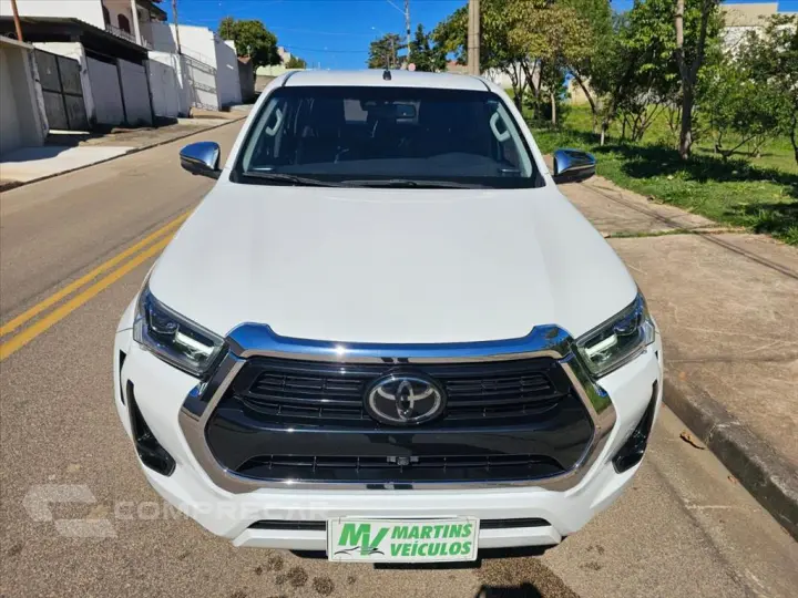 HILUX 2.8 D-4D TURBO DIESEL CD SRX PLUS 4X4 AUTOM