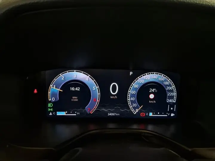 COMMANDER 1.3 T270 Turbo Limited