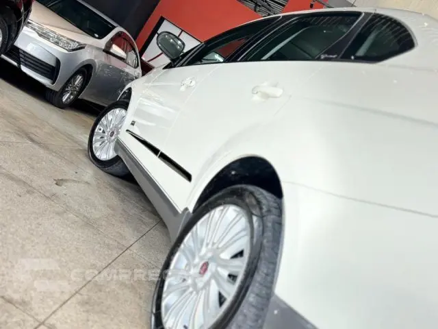 GRAND SIENA - 1.6 MPI ESSENCE 16V 4P AUTOMATIZADO