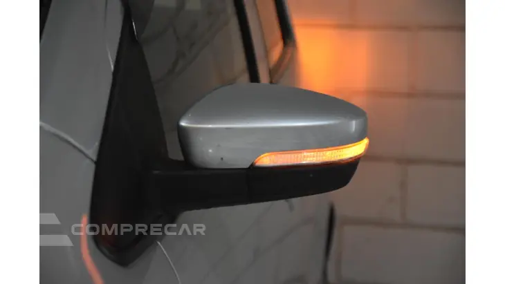 FOX - 1.0 MI 8V 4P MANUAL