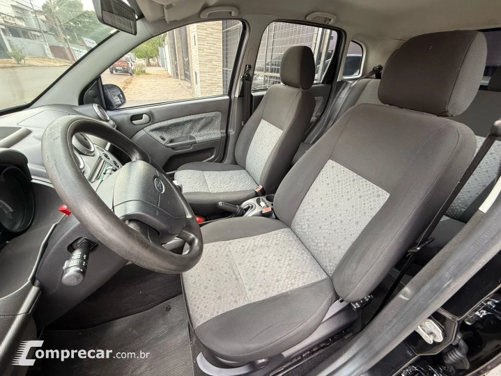 FIESTA 1.6 MPI Class Hatch 8V
