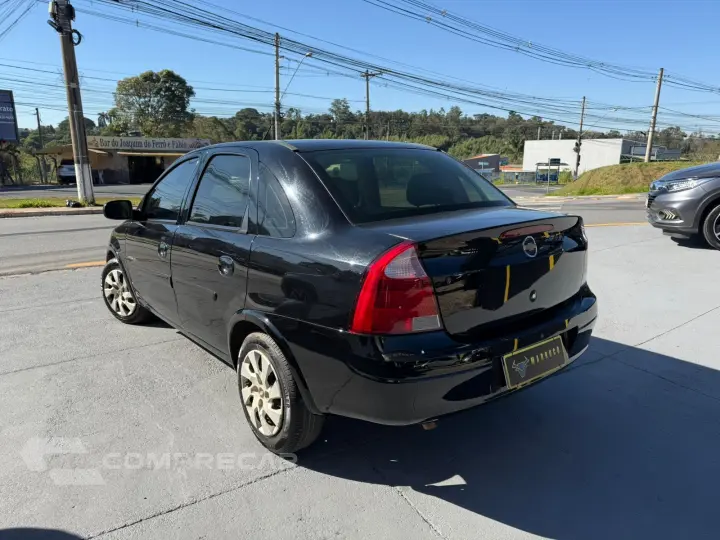 CORSA 1.4 MPFI Premium Sedan 8V