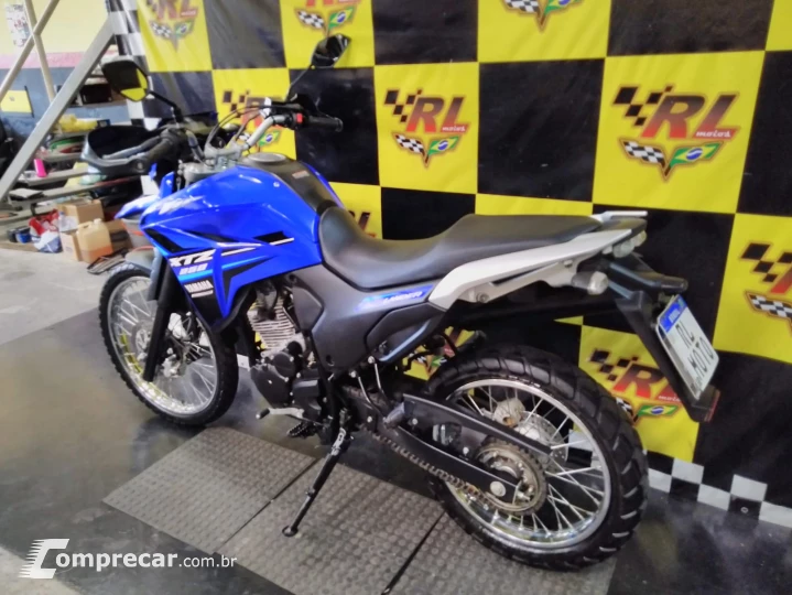 XTZ 250 Lander