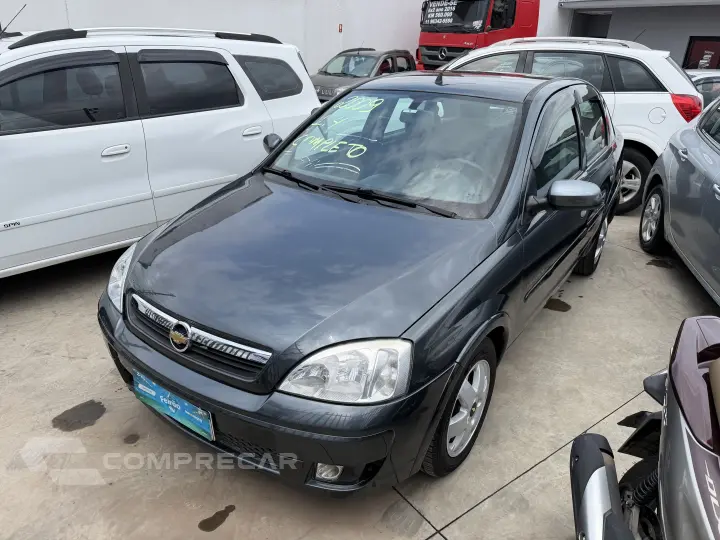 CORSA 1.4 MPFI Premium Sedan 8V