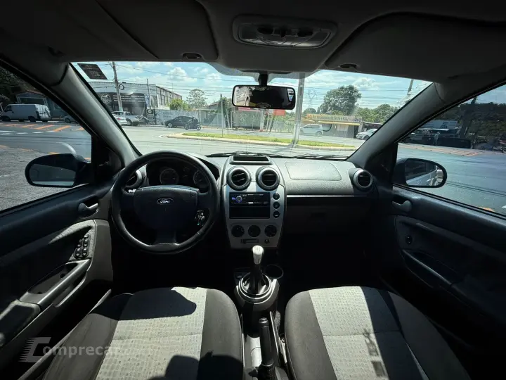 FIESTA 1.6 MPI Class Sedan 8V