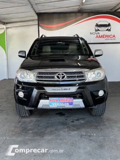 Hilux SW4 SRV D4-D 4x4 3.0 TDI Dies. Aut