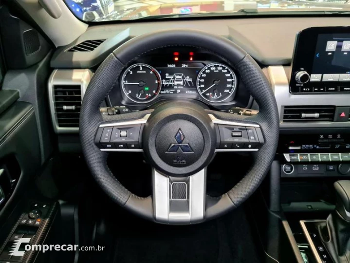 TRITON HPE-S 2.4 CD 4x4 TB DIESEL AUT.
