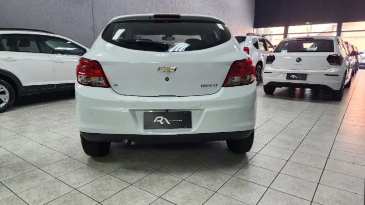 ONIX HATCH LT 1.0 8V FlexPower 5p Mec.