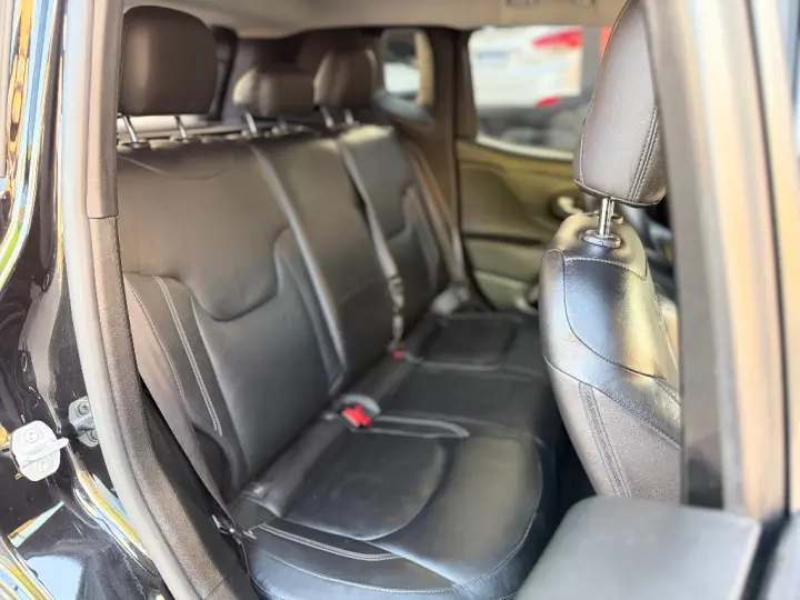 Renegade1.8 4x2 Flex 16V Aut.