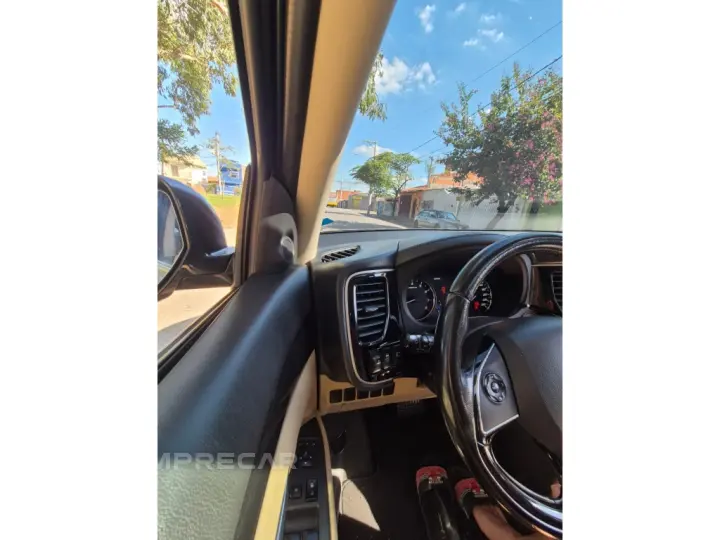 OUTLANDER 3.0 GT 4X4 V6 24V GASOLINA 4P AUTOMÁTICO