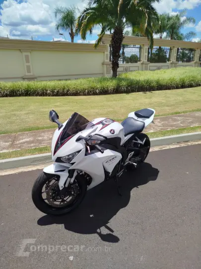 CBR 1000RR - Fireblade
