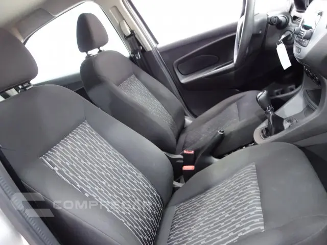 KA + - 1.0 TI-VCT SE PLUS SEDAN MANUAL