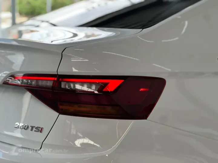 JETTA 1.4 250 TSI TOTAL FLEX R-LINE TIPTRONIC