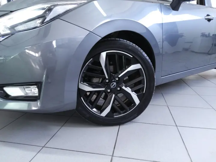 VERSA 1.6 16V FLEX EXCLUSIVE XTRONIC