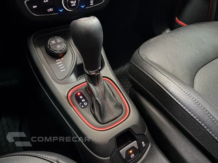 COMPASS 2.0 16V DIESEL TRAILHAWK 4X4 AUTOMÁTICO