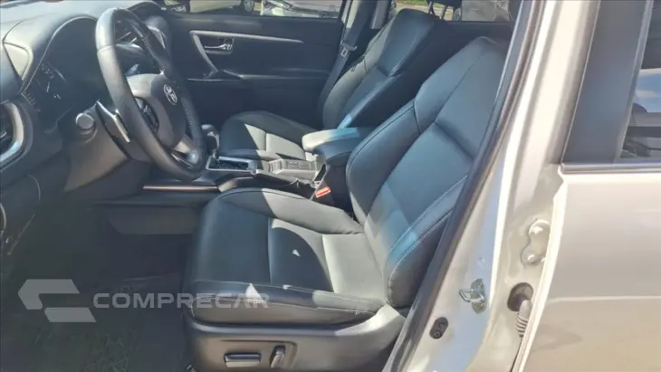 HILUX SW4 2.8 D-4D TURBO DIESEL SRX PLATINUM 7L 4