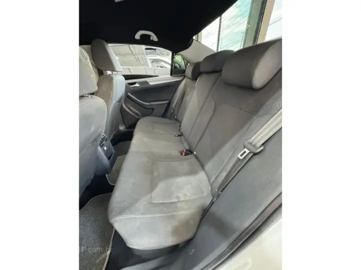 JETTA 2.0 TRENDLINE FLEX 4P TIPTRONIC