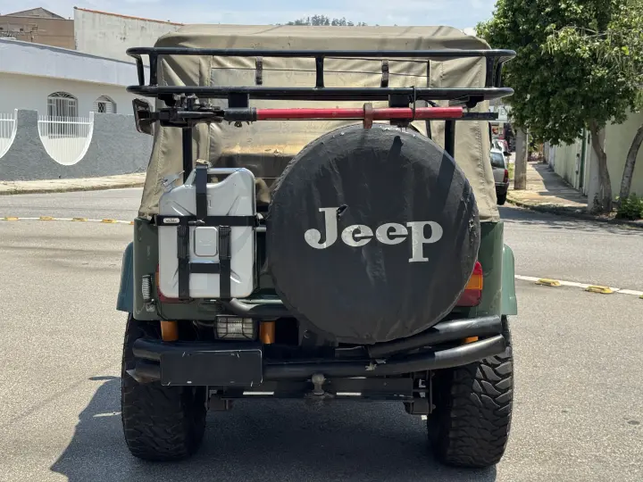 JEEP 2.6 6 Cilindros 12V
