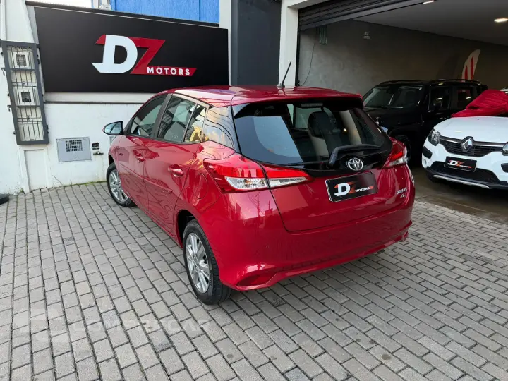 YARIS 1.5 16V XL