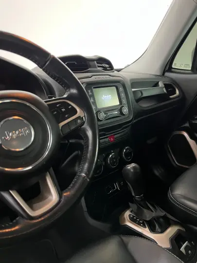 Renegade Longitude 1.8 4x2 Flex 16V Aut.