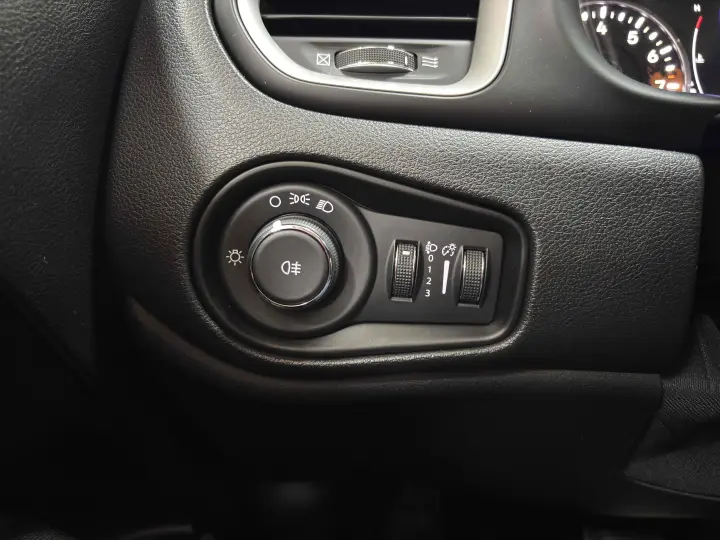 RENEGADE 1.8 16V FLEX 4P AUTOMÁTICO