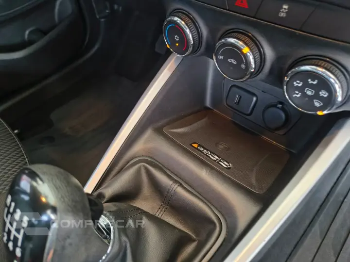 Onix Hatch 1.0 12V 4P FLEX LT