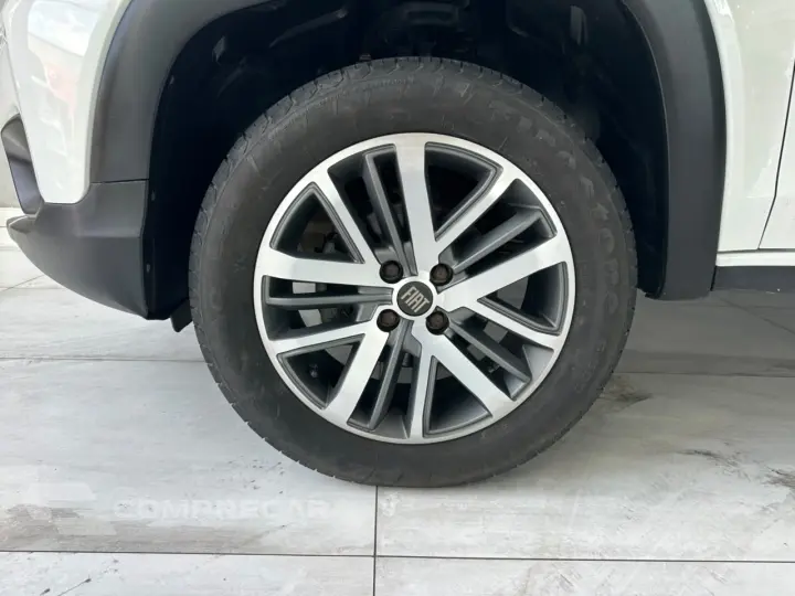 Strada Volcano 1.3 Flex 8V CD