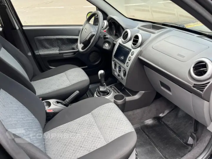 FIESTA 1.6 MPI Class Hatch 8V