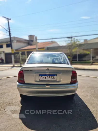 CORSA 1.6 MPFI GLS Sedan 8V